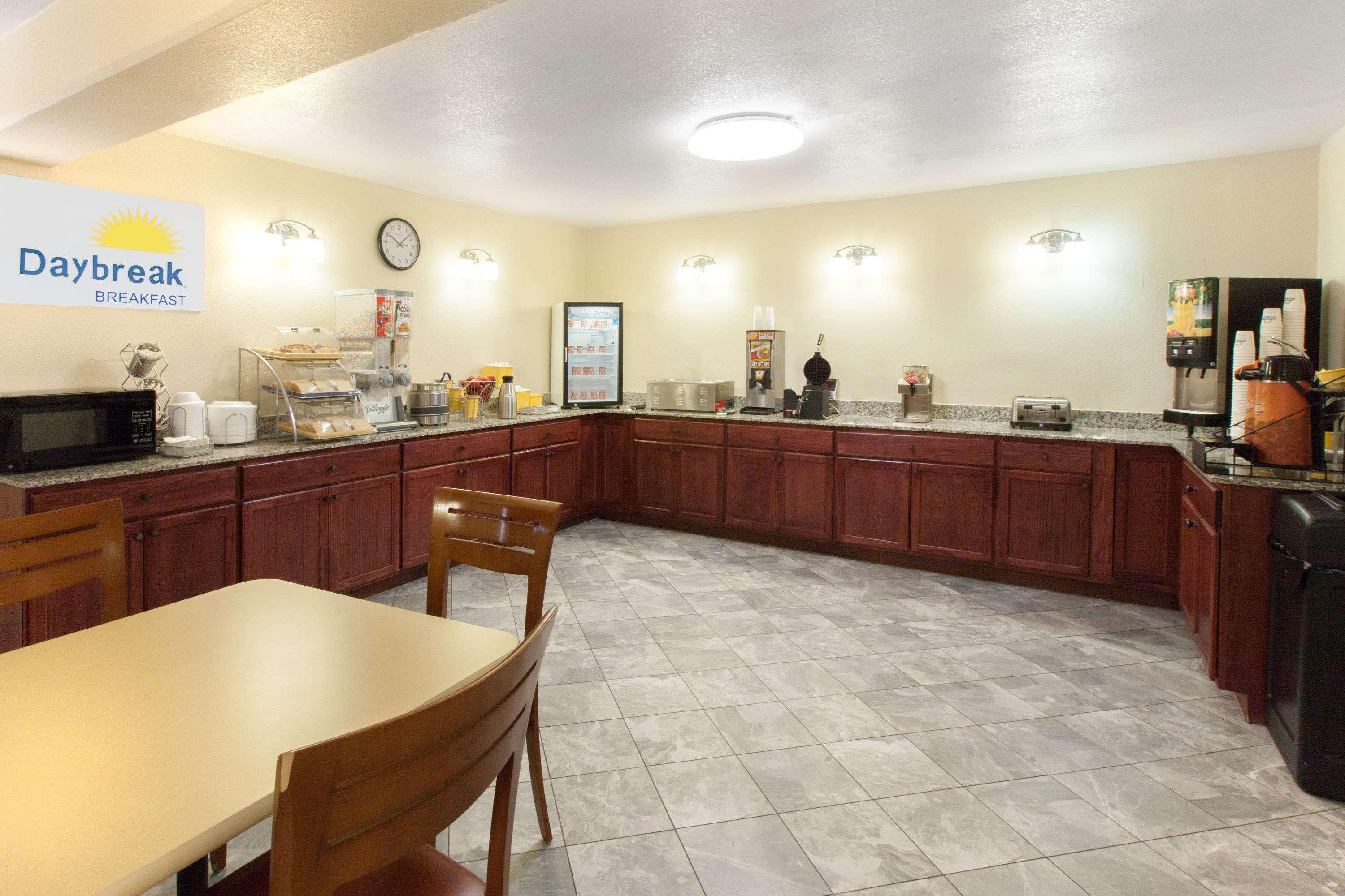 Days Inn By Wyndham נורמן מראה חיצוני תמונה